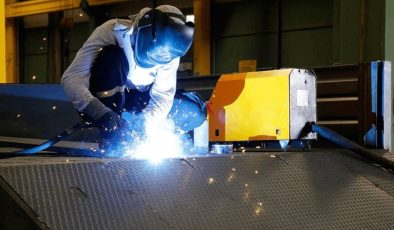 İmalat PMI, Eşik Değerin Altına Geriledi