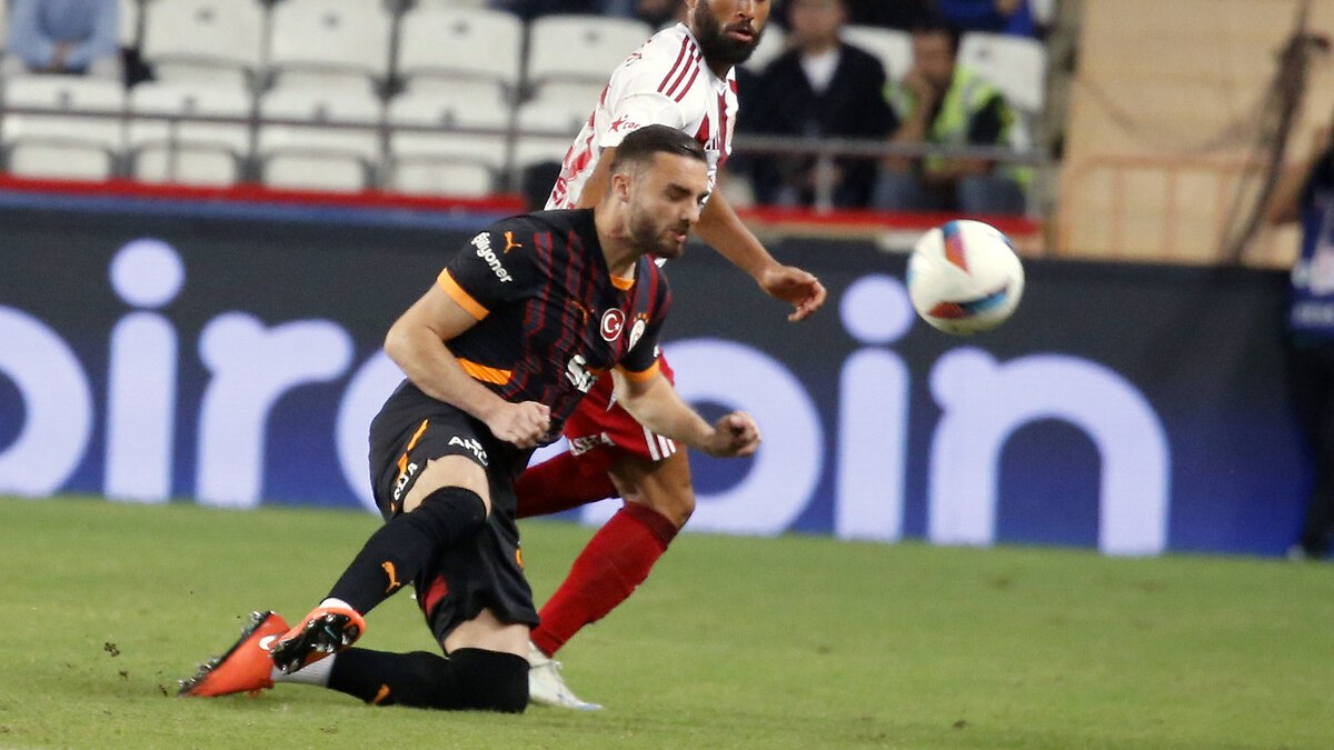Galatasaray’da sol bek Berkan’ın