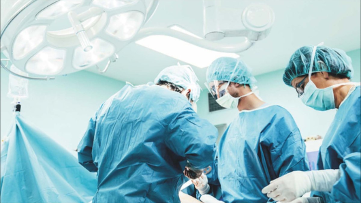 İngiltere’de gerçekleştirilen ameliyatta ‘İsviçre çakısı’ skandalı gündem oldu