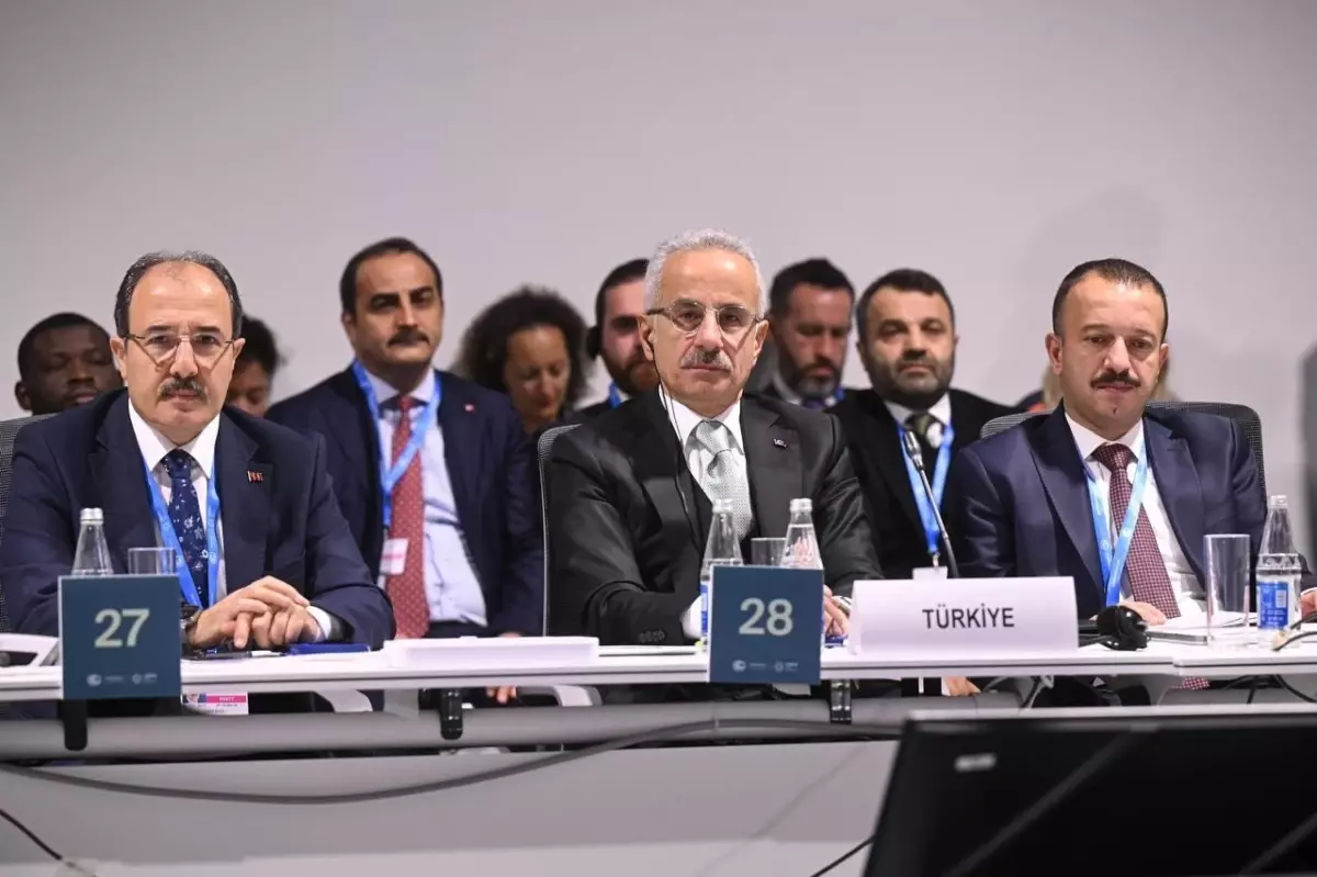 Bakan Uraloğlu, COP29’da Şehirlerde Ulaşım ve Altyapı Konferansı’na Katıldı