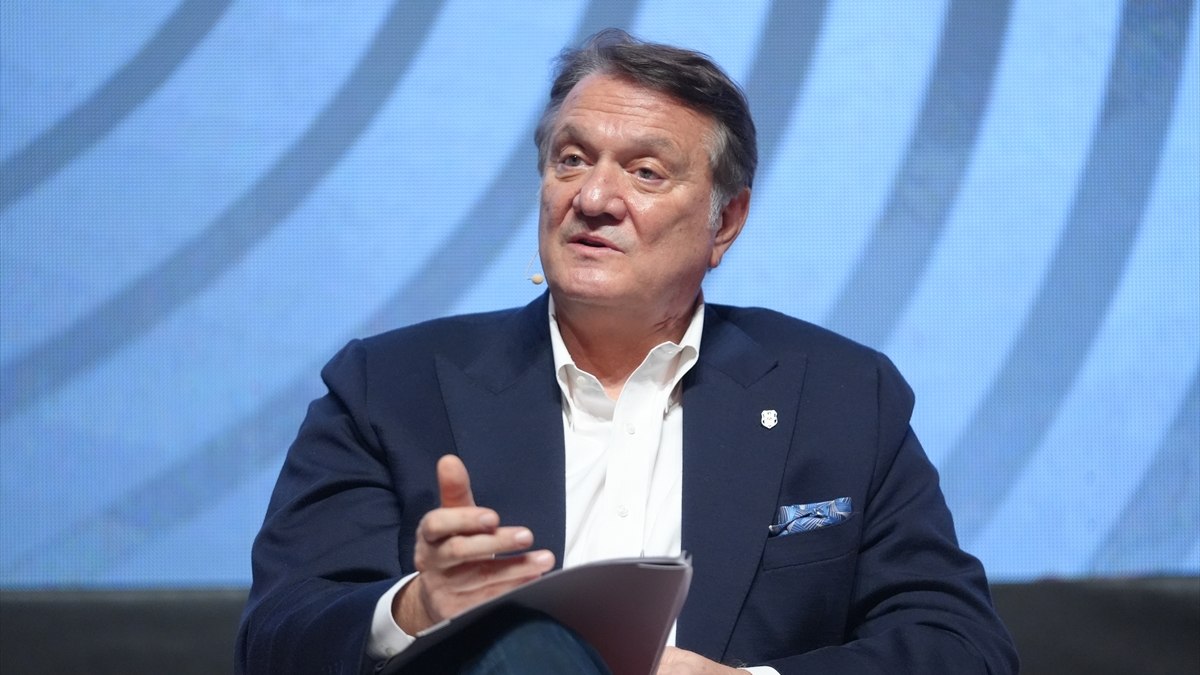 Beşiktaş’ta Hasan Arat, Futbol A.Ş Yönetim Kurulu başkanlığından istifa etti