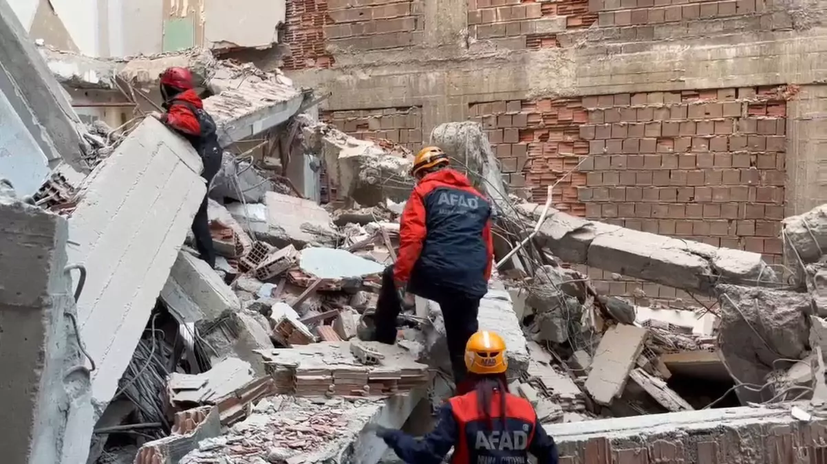 Güngören’de Yıkım Sırasında İşçiler Göçük Altında Kaldı