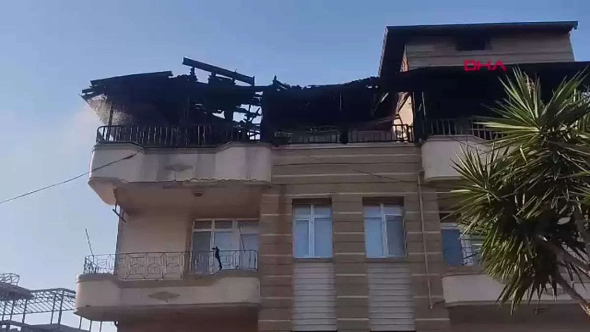 Hatay’da Çatı Yangını: 3 Kişi Kurtarıldı