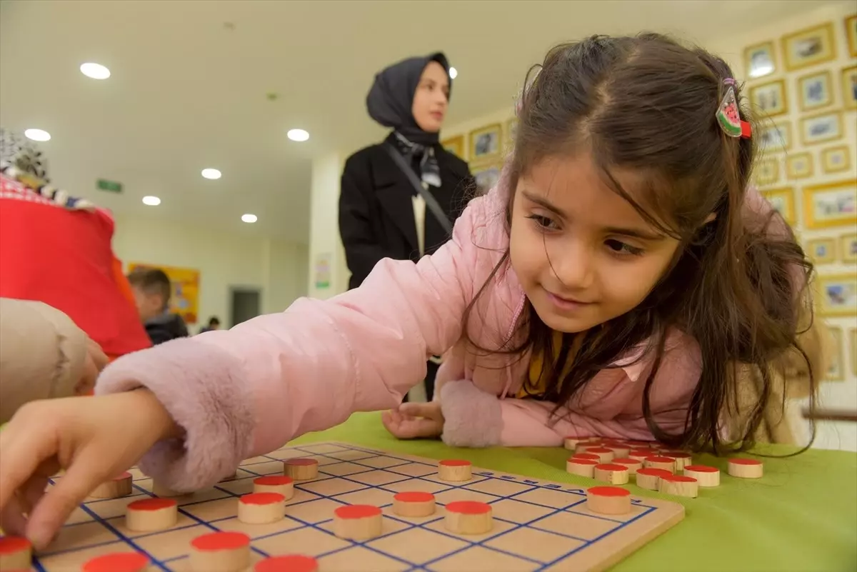 Taşköprü’de Zeka Geliştirici Ahşap Oyunlar Sergisi Açıldı