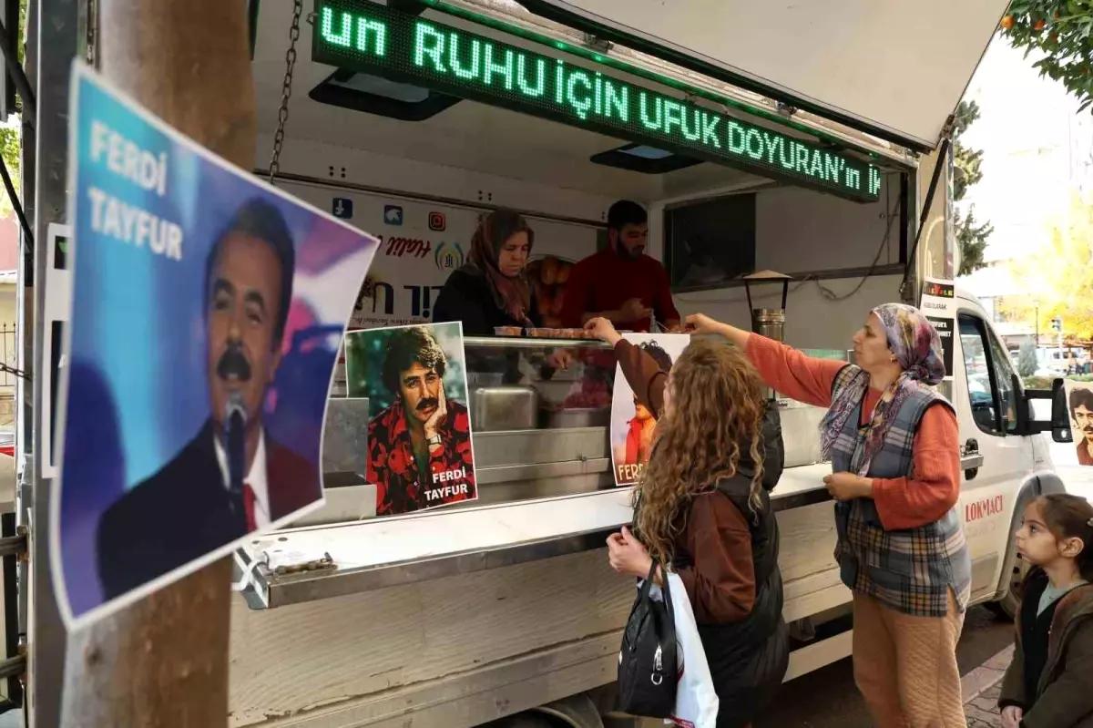 Ferdi Tayfur Anısına Lokma Dağıtıldı