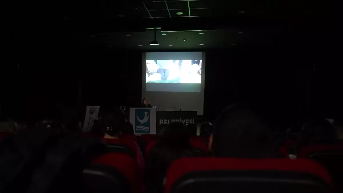 İzmir’de Toplumsal Cinsiyet Eşitliği İçin Eğitimler Devam Ediyor