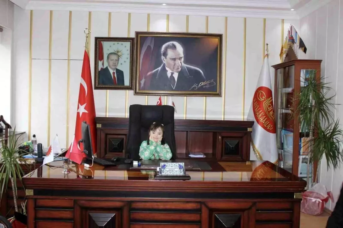 Kaymakam’a Özel Öğrencilerden Anlamlı Hediye