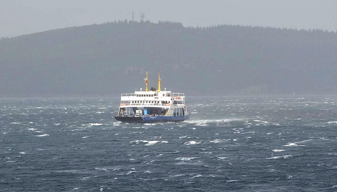 Ege Denizi’nde fırtına uyarısı: Bazı feribot seferleri iptal edildi